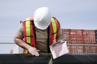 Sprawdź, jak poprawnie ustalić podstawę opodatkowania w usługach budowlanych