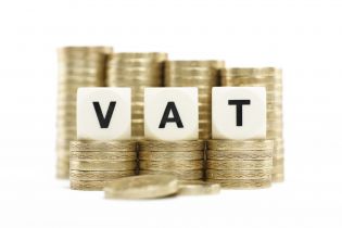 Czy dla usług kulturalnych przysługuje zwolnienie z VAT