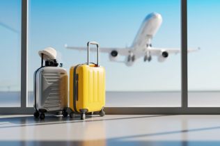 Jak rozliczać zakup biletów lotniczych dla pracowników odbywających podróże służbowe